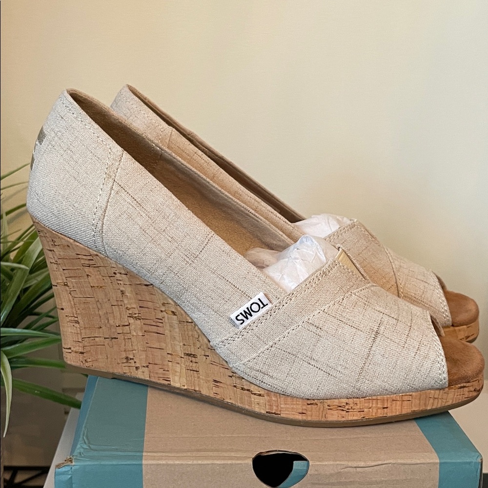 TOMS Beige Crosshatch Wedges - Picture 4 of 12